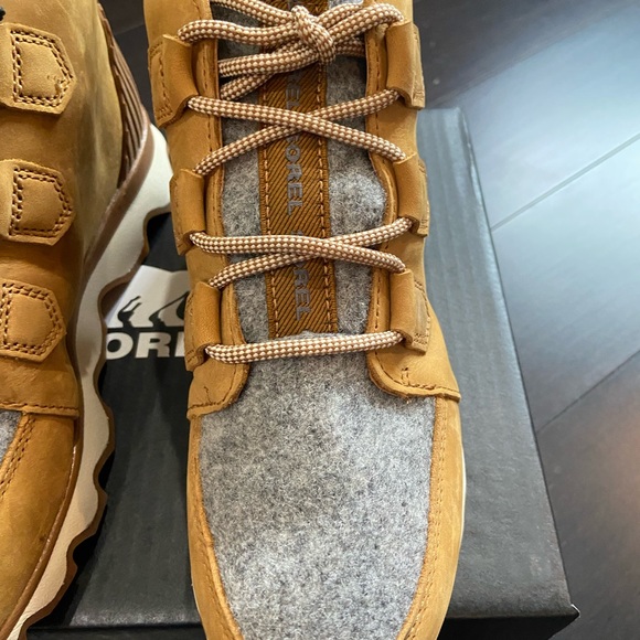 SOREL WOMENS KINETIC CARIBOU WATERPROOF BOOTS IN CAMEL BROWN/ GRAY -NIB - Picture 5 of 16